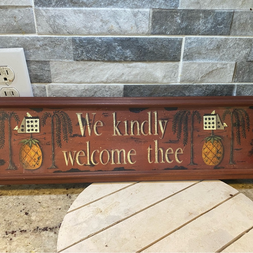 Rustic Welcome Sign‎ with Pineapple Design